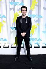 Brendon Urie Height, Weight, Net Worth, Age, Birthday, Wikipedia, Who, Nationality, Biography