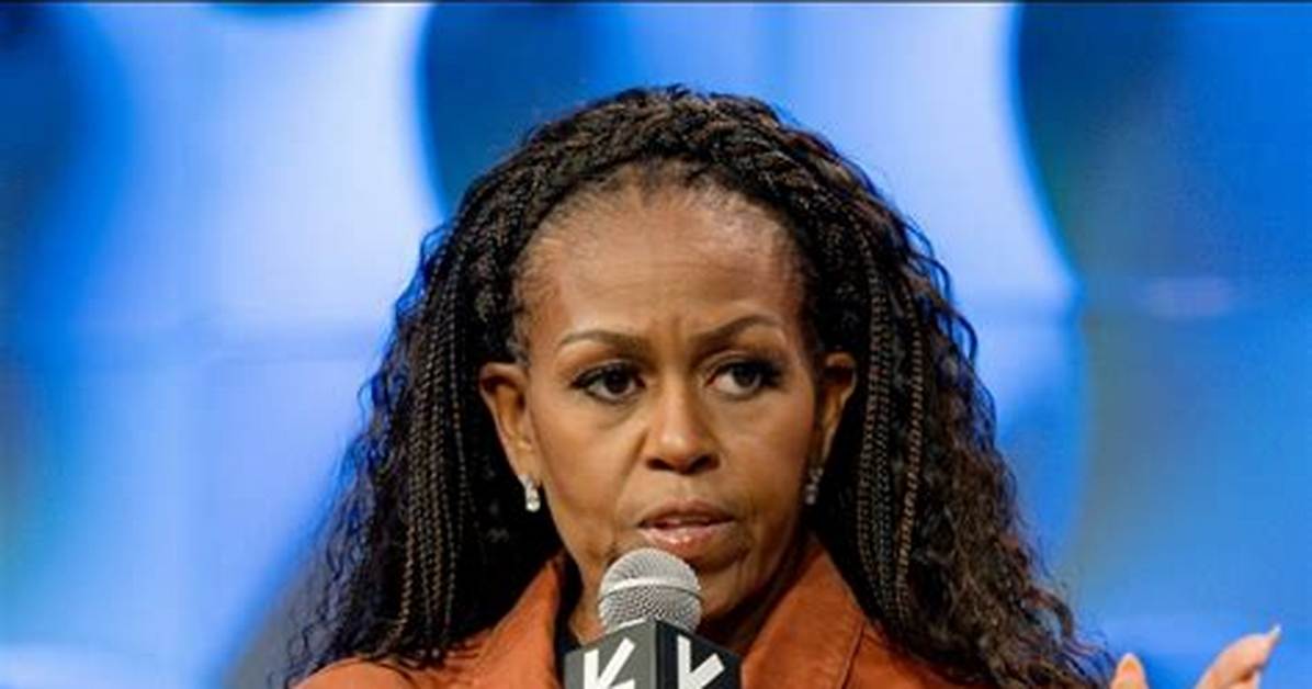 Capturing a Moment: the Iconic Michelle Obama Picture Pregnant