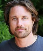 Discovering the Charismatic Martin Henderson: a Journey Through His Life and Career