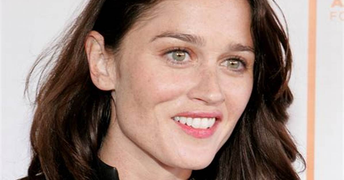 Discovering the Enigmatic World of Robin Tunney