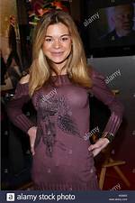 Ellen Muth: a Journey Through Life and Art