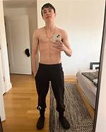 Elliot Page Shows off Abs in Shirtless Selfie