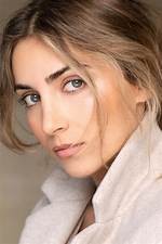 Emelia Hartford - Blogpaper