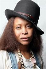 Erykah Badu's Facial Transformation Explored