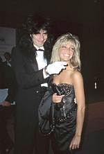 Everything You Need to Know About Heather Locklear's Height