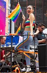 Is Victoria Justice Gay or Bisexual? What’s Her Sexuality? |