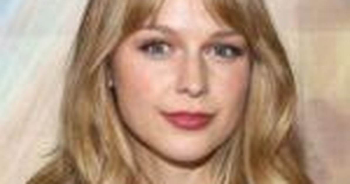 Melissa Benoist Biography, Age, Height, Husband, Net Worth, Family ·