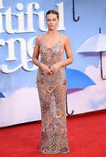 Naked on the Red Carpet: a Bold Fashion Statement