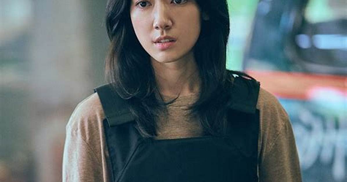 Park Shin Hye: a Look into Her Romantic Life