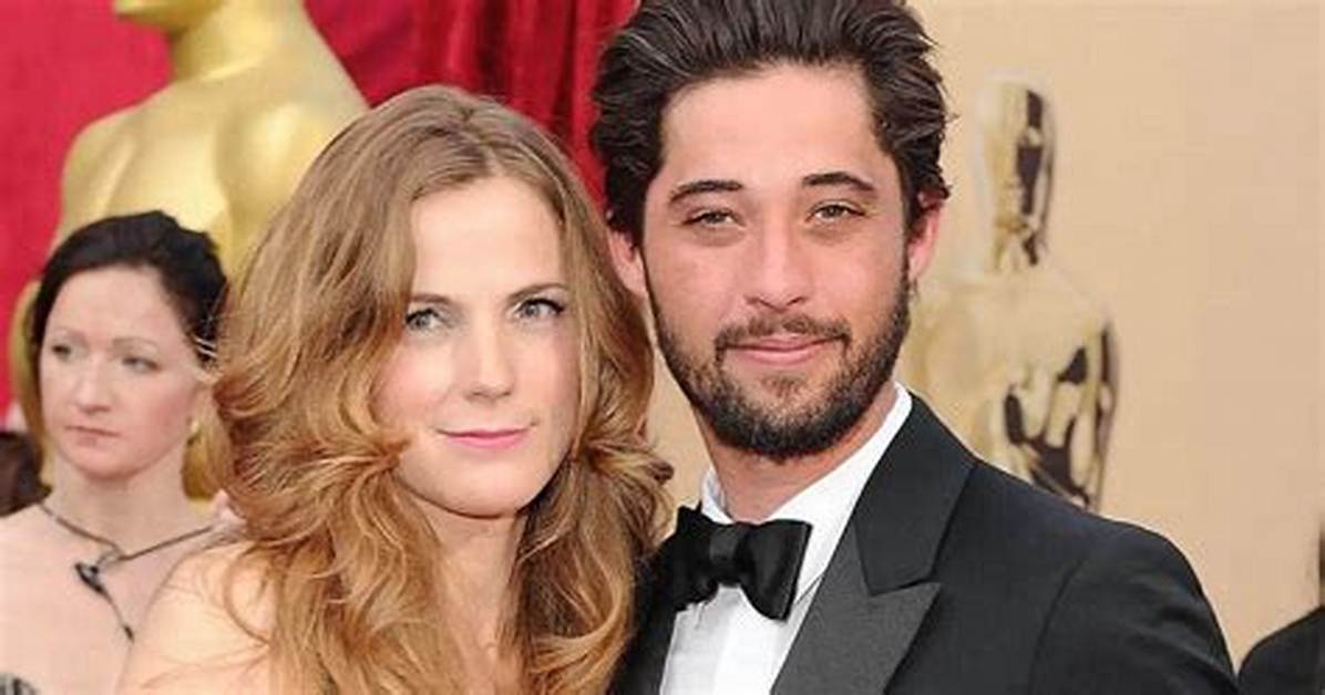 Ryan Bingham's Ex-Wives and Their Influence
