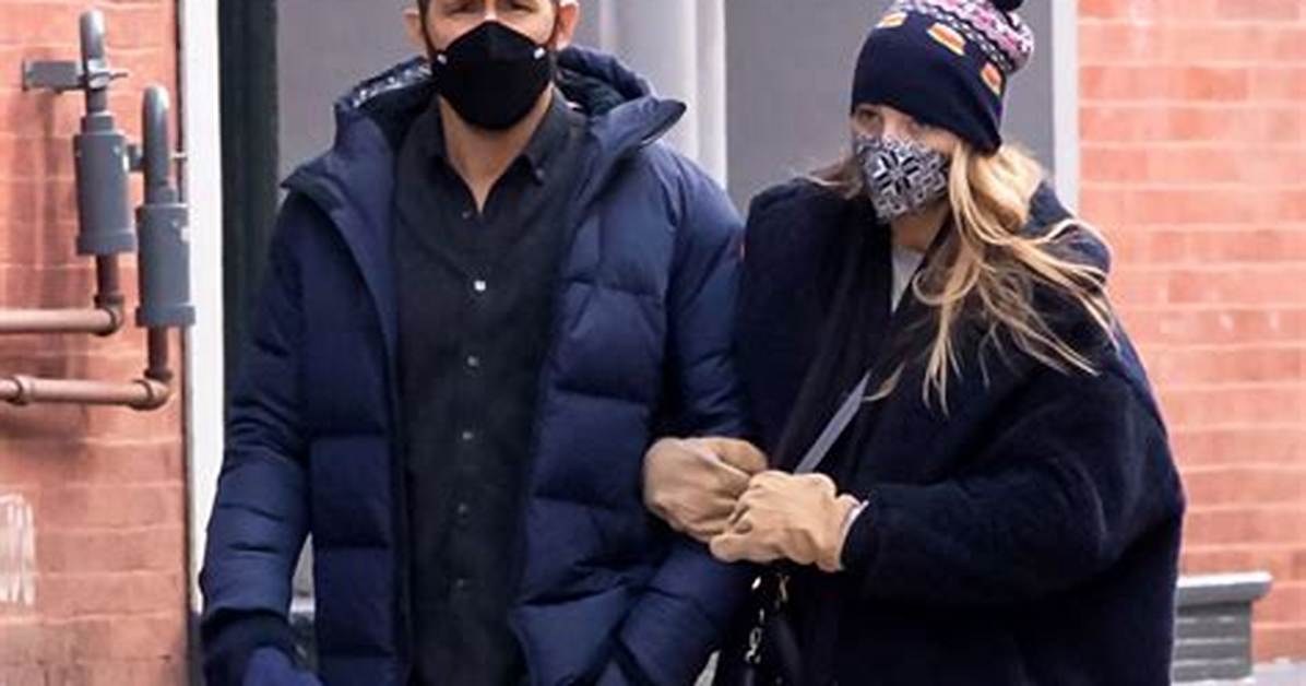 Ryan Reynolds & Blake Lively Twin in Matching Navy Coats in Nyc Hollywood Life |