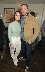 Tom Hardy's Wife: Uncovering His Marital Status and Relationships