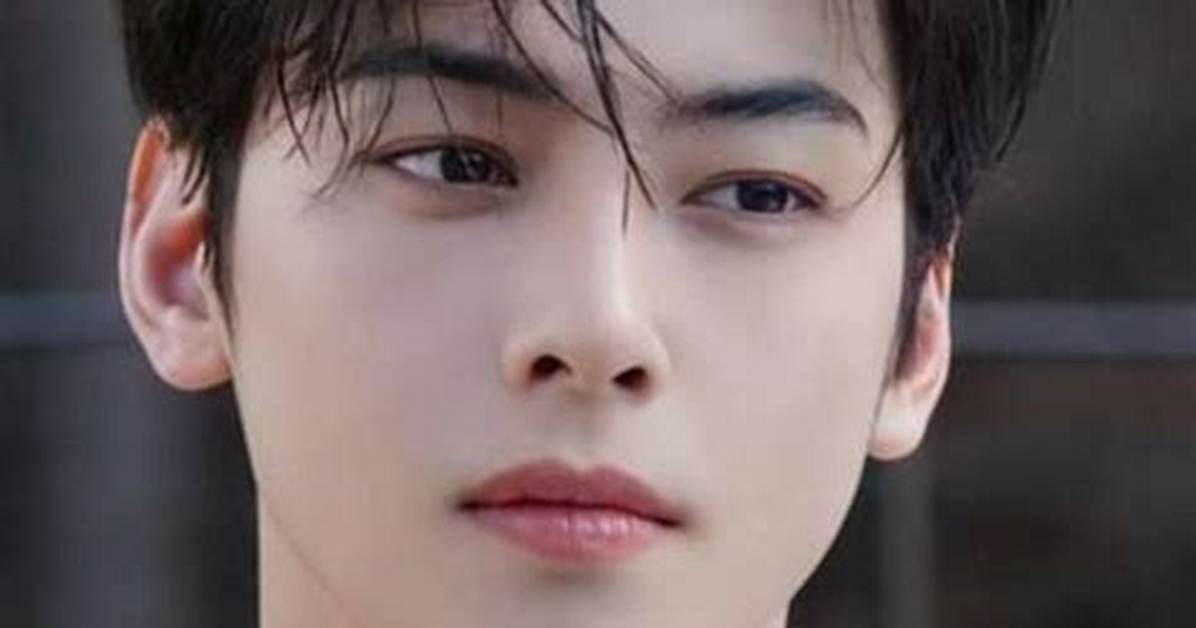 Unveiling the Charismatic World of Hwang Inyou