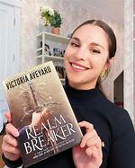 Victoria Aveyard Biography, Age, Height, Husband, Net Worth, Family