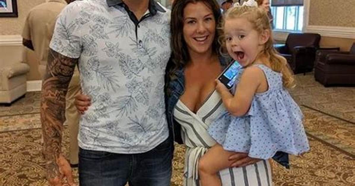 What Nationality Is Dustin Poirier Parents?