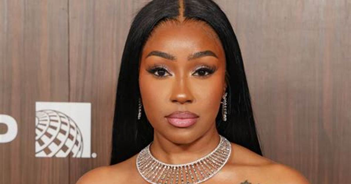 Who Is Yung Miami? 5 Things About the City Girls Rapper Hollywood Life