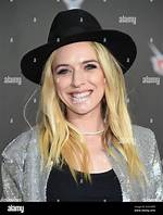 Zz Ward |